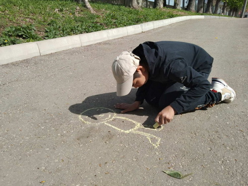 «Рисую май»