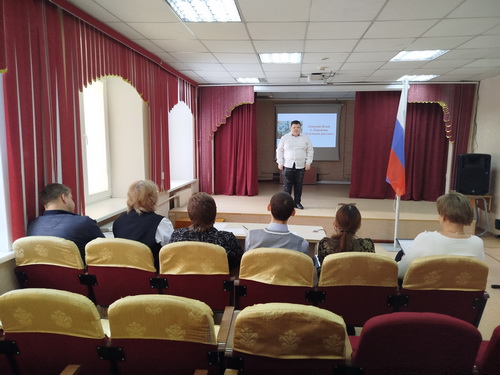 школьный конкурс чтецов «Поклонимся великим тем годам»