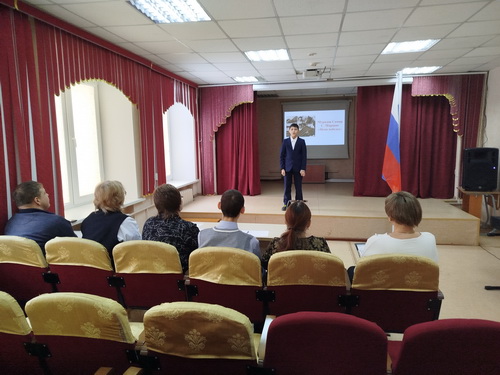школьный конкурс чтецов «Поклонимся великим тем годам»