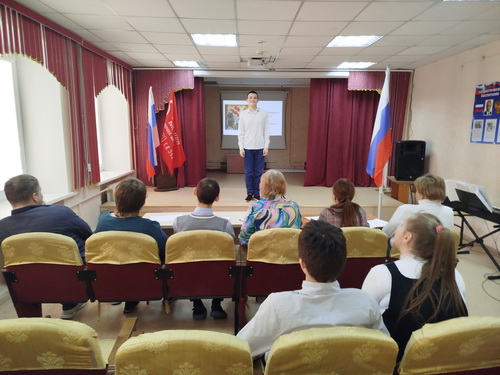 школьный конкурс чтецов «Поклонимся великим тем годам»
