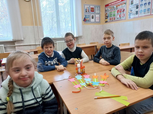«Книга в помощь».
