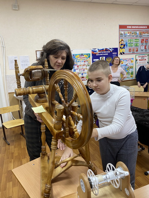 Увлекательное путешествие в мир прялок и нитей