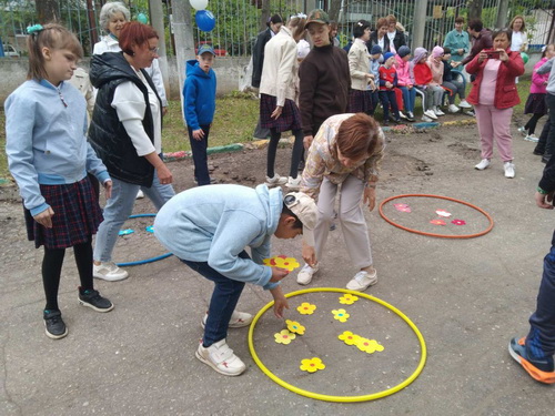 мероприятие, посвященное последнему звонку и окончанию учебного года.